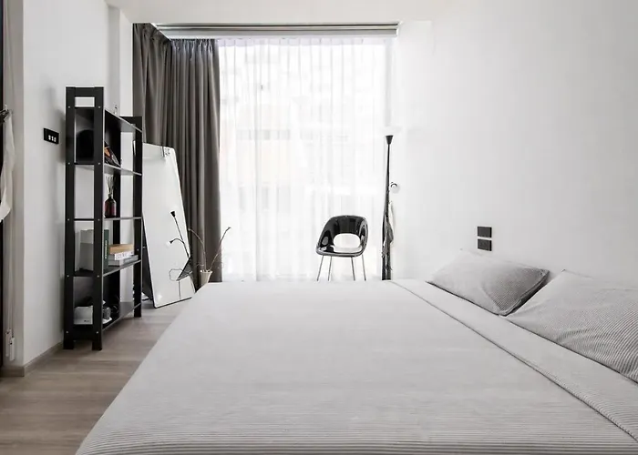 Luxury 4br Game Near Bts Asok Nana 曼谷
