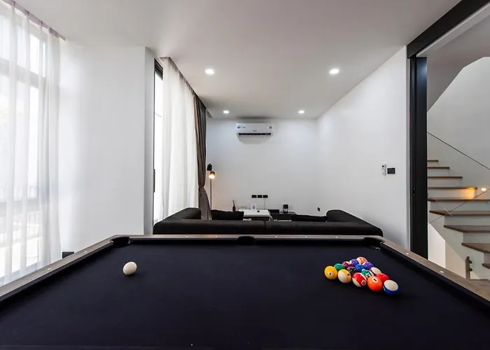 Luxury 4br Game Near Bts Asok Nana 別墅