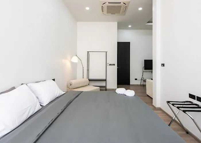 Luxury 4br Game Near Bts Asok Nana 別墅