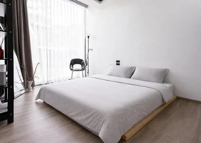 Luxury 4br Game Near Bts Asok Nana 別墅