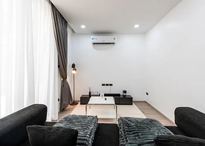 Luxury 4br Game Near Bts Asok Nana 曼谷