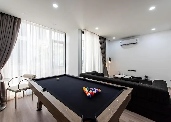 Luxury 4br Game Near Bts Asok Nana 別墅 *