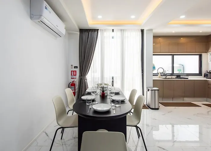 Luxury 4br Game Near Bts Asok Nana