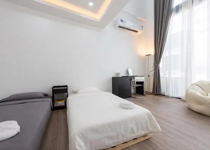 Luxury 4br Game Near Bts Asok Nana 別墅 *