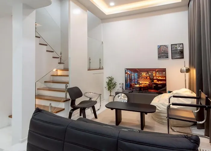 Villa Luxury 4br Game Near Bts Asok Nana
